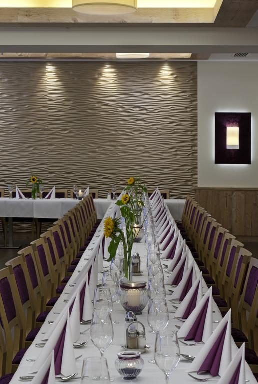 Hotel Restaurant Wallner I Contactless Check-In Sankt Valentin Exterior foto